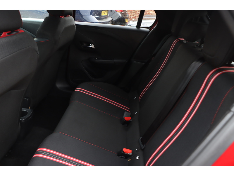 Vauxhall 1.2 TURBO SRI HATCHBACK 5DR PETROL MANUAL SAT NAV BLUETOOTH DAB STEREO APPLE CARPLAY ANDROID AUTO PARKING AIDS ONLY 40000 MILES SH NO ULEZ CHARGE 72-74 Mitcham Road