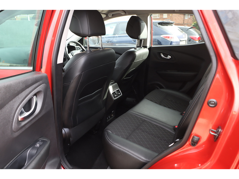 Renault 1.3 TCe Iconic SUV 5dr Petrol Manual Euro 6 (s/s) (160 ps) 72-74 Mitcham Road