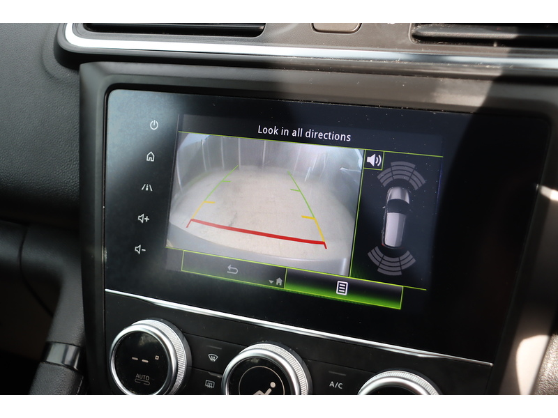 Renault 1.3 TCe Iconic SUV 5dr Petrol Manual Euro 6 (s/s) (160 ps) 72-74 Mitcham Road