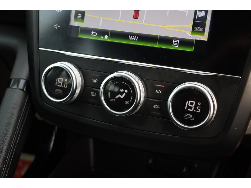 Renault 1.3 TCe Iconic SUV 5dr Petrol Manual Euro 6 (s/s) (160 ps) 72-74 Mitcham Road