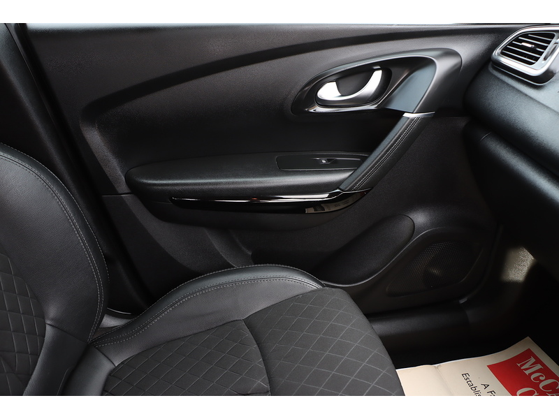 Renault 1.3 TCe Iconic SUV 5dr Petrol Manual Euro 6 (s/s) (160 ps) 72-74 Mitcham Road