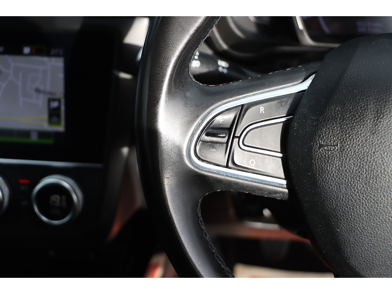 Renault 1.3 TCe Iconic SUV 5dr Petrol Manual Euro 6 (s/s) (160 ps) 72-74 Mitcham Road