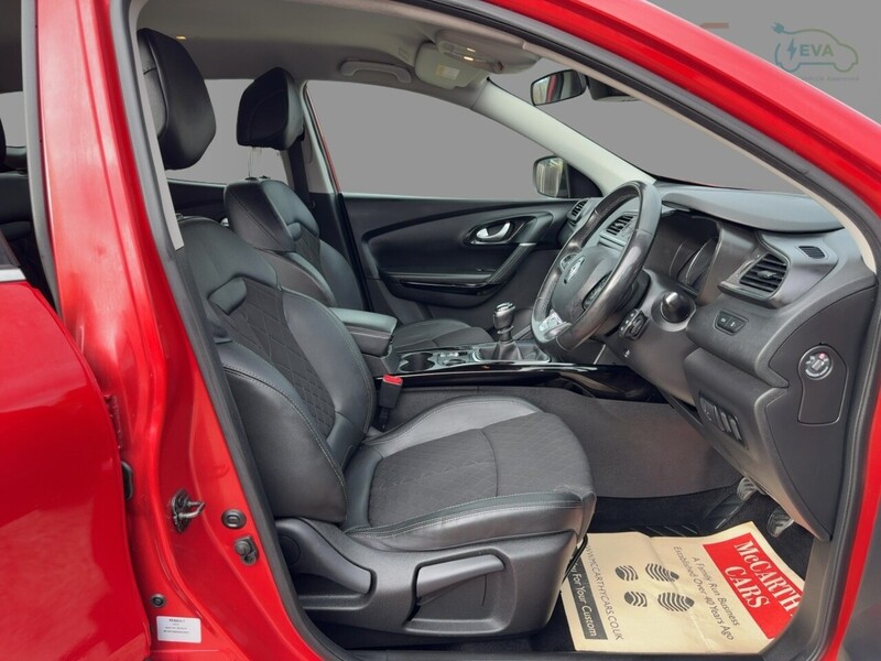 Renault 1.3 TCe Iconic SUV 5dr Petrol Manual Euro 6 (s/s) (160 ps) 72-74 Mitcham Road