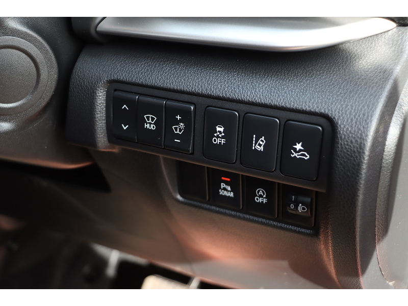 Mitsubishi 1.5T GPF 3 SUV 5dr Petrol CVT 4WD Euro 6 (s/s) (163 ps) 72-74 Mitcham Road