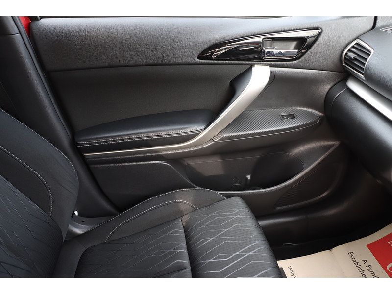 Mitsubishi 1.5T GPF 3 SUV 5dr Petrol CVT 4WD Euro 6 (s/s) (163 ps) 72-74 Mitcham Road