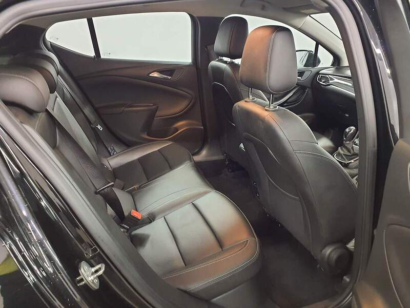 Vauxhall 1.6i Turbo GPF Elite Nav Hatchback 5dr Petrol Manual Euro 6 (s/s) (200 ps) 72-74 Mitcham Road