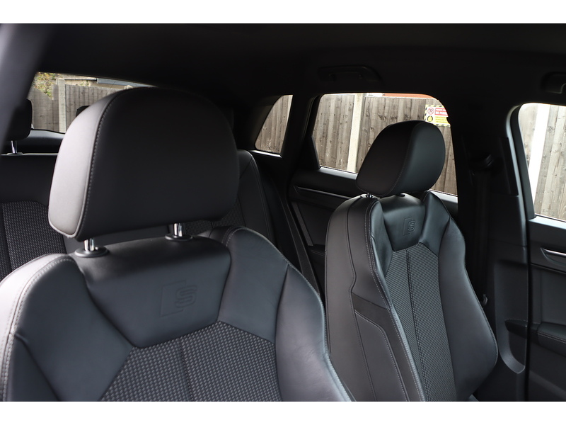 Audi 2.0 TFSI 40 S line SUV 5dr Petrol S Tronic quattro Euro 6 (s/s) (190 ps) 72-74 Mitcham Road