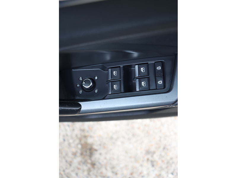 Audi 2.0 TFSI 40 S line SUV 5dr Petrol S Tronic quattro Euro 6 (s/s) (190 ps) 72-74 Mitcham Road