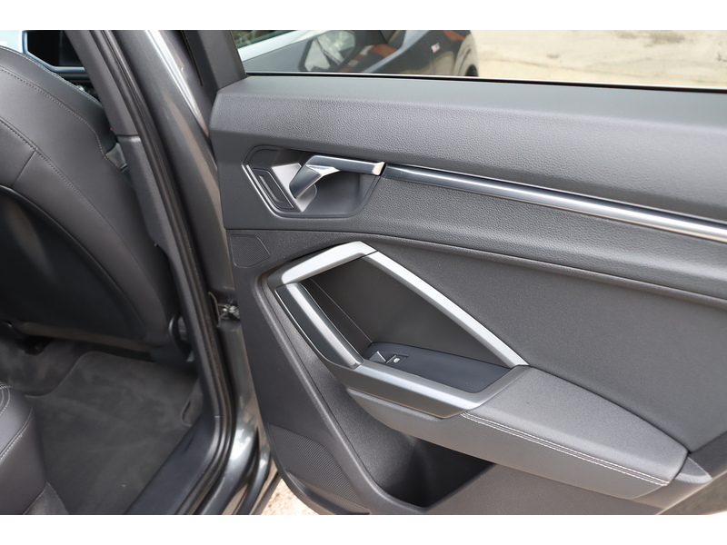 Audi 2.0 TFSI 40 S line SUV 5dr Petrol S Tronic quattro Euro 6 (s/s) (190 ps) 72-74 Mitcham Road