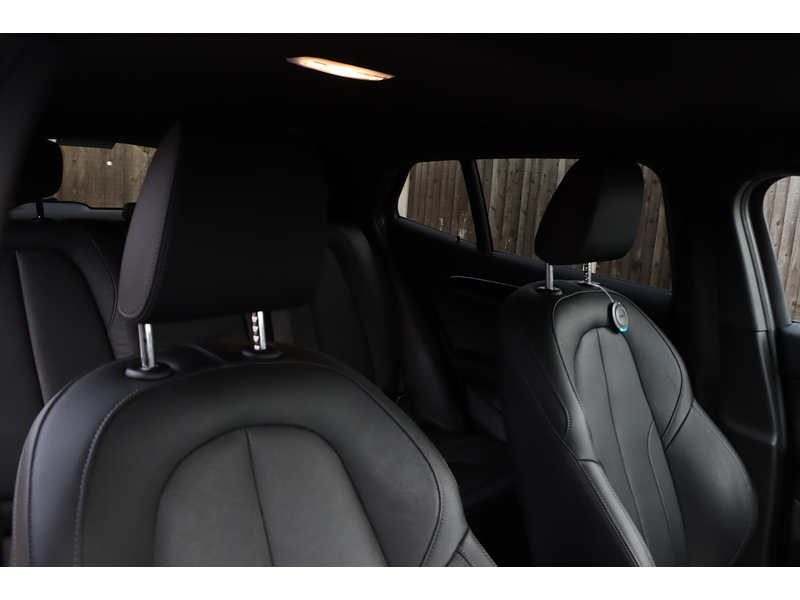 BMW 1.5 25E 10KWH M SPORT SUV 5DR PETROL PLUG-IN HYBRID XDRIVE AUTO HEATED SEATS SATNAV BLUETOOTH RADIO APPLE CARPLAY PARKING AIDS 2 OWNERS 33000 MILES SH 72-74 Mitcham Road