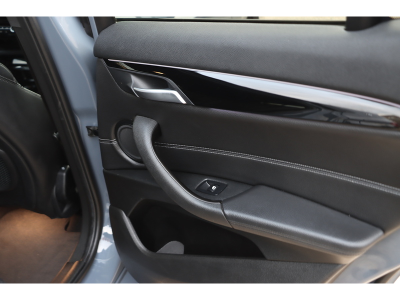 BMW 1.5 25E 10KWH M SPORT SUV 5DR PETROL PLUG-IN HYBRID XDRIVE AUTO HEATED SEATS SATNAV BLUETOOTH RADIO APPLE CARPLAY PARKING AIDS 2 OWNERS 33000 MILES SH 72-74 Mitcham Road