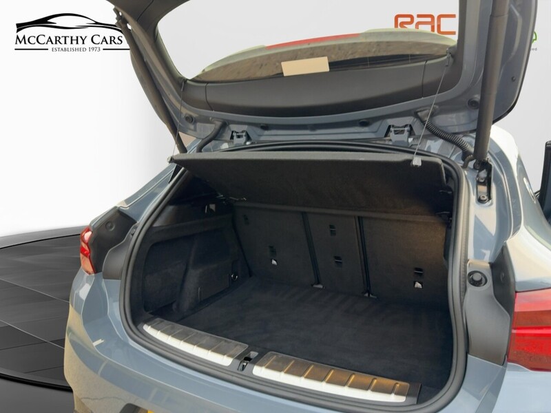 BMW 1.5 25E 10KWH M SPORT SUV 5DR PETROL PLUG-IN HYBRID XDRIVE AUTO HEATED SEATS SATNAV BLUETOOTH RADIO APPLE CARPLAY PARKING AIDS 2 OWNERS 33000 MILES SH 72-74 Mitcham Road