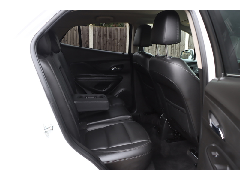 Vauxhall 1.4I TURBO ECOTEC ELITE SUV 5DR PETROL MANUAL HEATED SEATS SAT NAV BLUETOOTH DAB STEREO APPLE CARPLAY PARKING AIDS ONLY 71000 MILES FSH 9 SERVICES 72-74 Mitcham Road