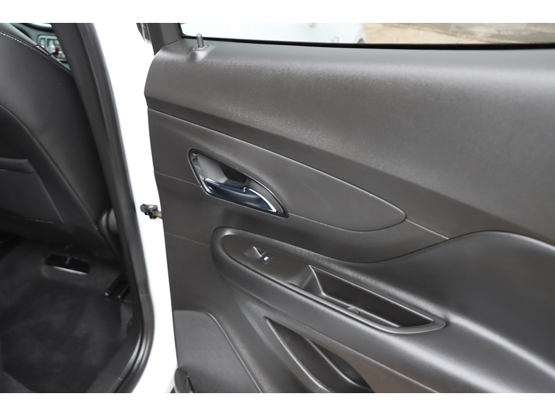 Vauxhall 1.4I TURBO ECOTEC ELITE SUV 5DR PETROL MANUAL HEATED SEATS SAT NAV BLUETOOTH DAB STEREO APPLE CARPLAY PARKING AIDS ONLY 71000 MILES FSH 9 SERVICES 72-74 Mitcham Road