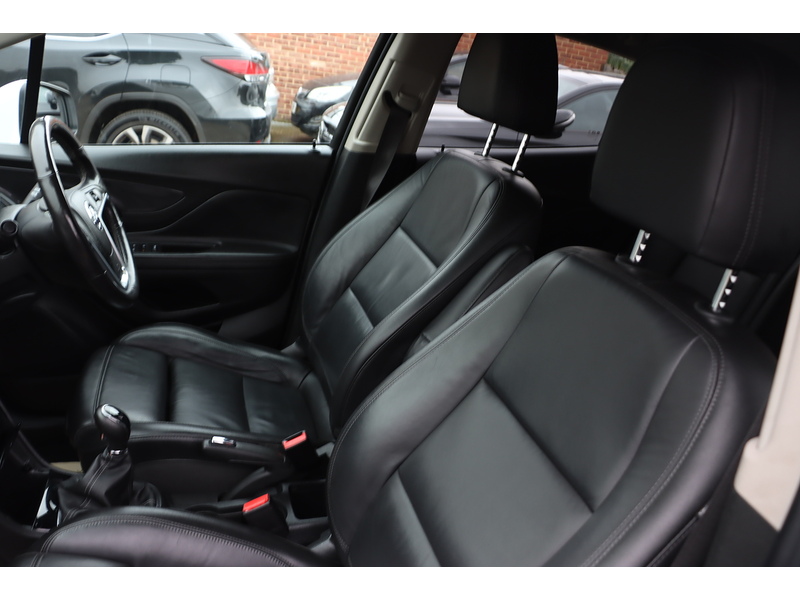 Vauxhall 1.4I TURBO ECOTEC ELITE SUV 5DR PETROL MANUAL HEATED SEATS SAT NAV BLUETOOTH DAB STEREO APPLE CARPLAY PARKING AIDS ONLY 71000 MILES FSH 9 SERVICES 72-74 Mitcham Road