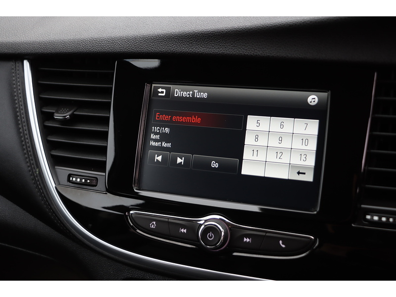 Vauxhall 1.4I TURBO ECOTEC ELITE SUV 5DR PETROL MANUAL HEATED SEATS SAT NAV BLUETOOTH DAB STEREO APPLE CARPLAY PARKING AIDS ONLY 71000 MILES FSH 9 SERVICES 72-74 Mitcham Road