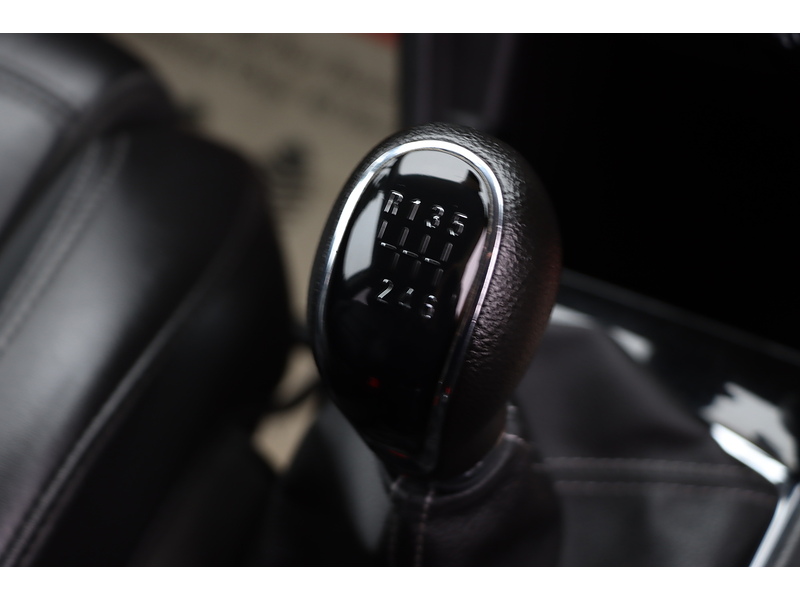 Vauxhall 1.4I TURBO ECOTEC ELITE SUV 5DR PETROL MANUAL HEATED SEATS SAT NAV BLUETOOTH DAB STEREO APPLE CARPLAY PARKING AIDS ONLY 71000 MILES FSH 9 SERVICES 72-74 Mitcham Road