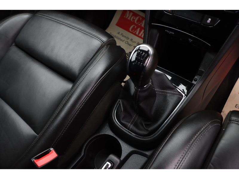 Vauxhall 1.4I TURBO ECOTEC ELITE SUV 5DR PETROL MANUAL HEATED SEATS SAT NAV BLUETOOTH DAB STEREO APPLE CARPLAY PARKING AIDS ONLY 71000 MILES FSH 9 SERVICES 72-74 Mitcham Road