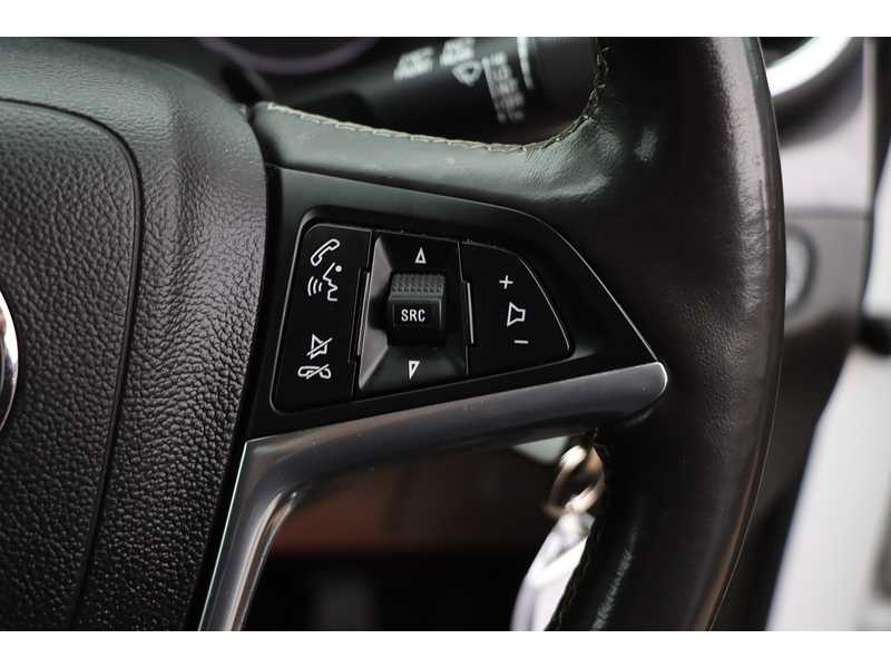 Vauxhall 1.4I TURBO ECOTEC ELITE SUV 5DR PETROL MANUAL HEATED SEATS SAT NAV BLUETOOTH DAB STEREO APPLE CARPLAY PARKING AIDS ONLY 71000 MILES FSH 9 SERVICES 72-74 Mitcham Road