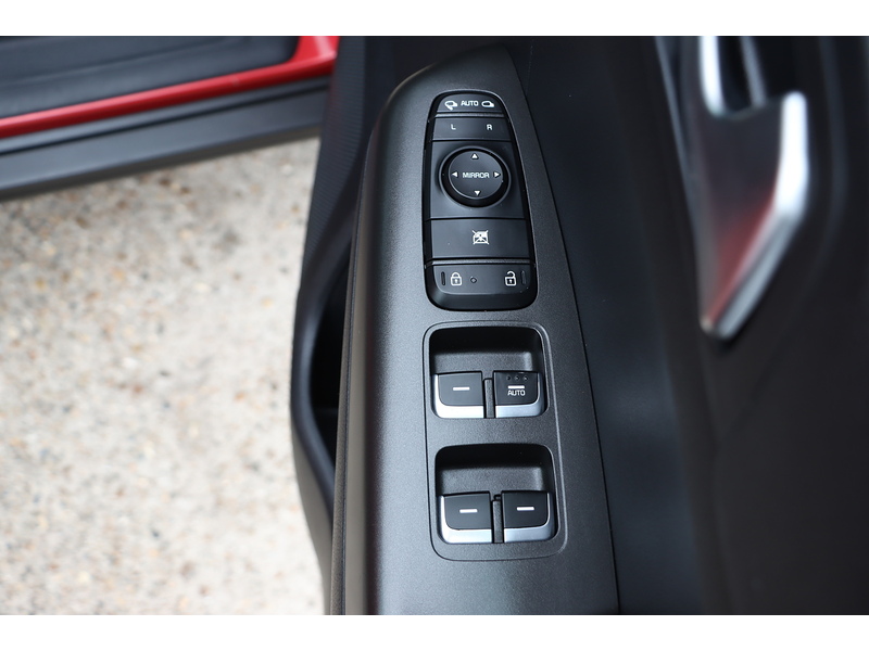 Kia 1.6 T-GDI 2 SUV 5DR PETROL AWD MANUAL HEATED SEATS SAT NAV DAB STEREO APPLE CARPLAY REAR CAMERA PARKING AIDS JUST 2 OWNERS 50000 MILES FSH 7 SERVICES 72-74 Mitcham Road