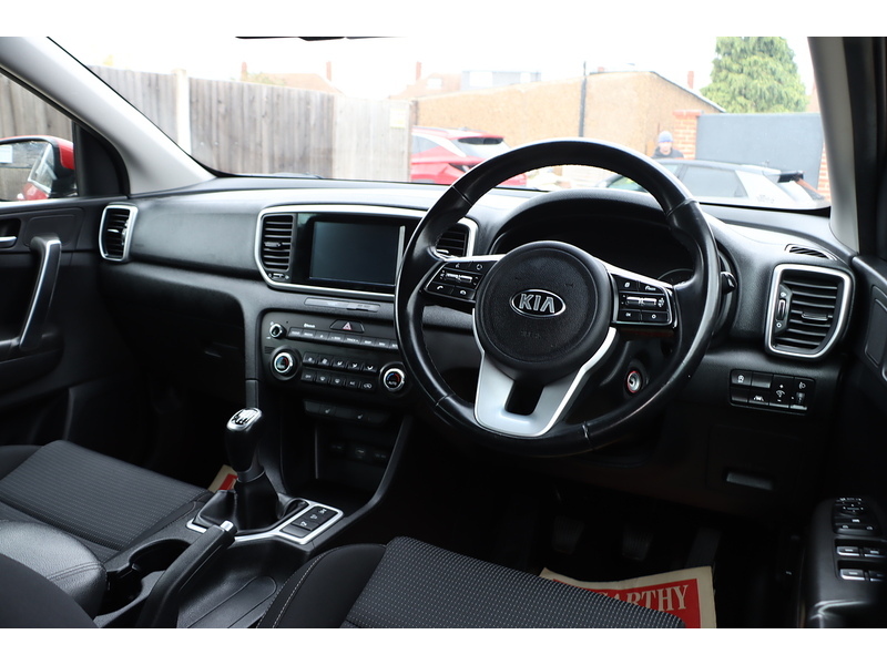 Kia 1.6 T-GDI 2 SUV 5DR PETROL AWD MANUAL HEATED SEATS SAT NAV DAB STEREO APPLE CARPLAY REAR CAMERA PARKING AIDS JUST 2 OWNERS 50000 MILES FSH 7 SERVICES 72-74 Mitcham Road