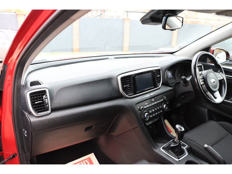 Kia 1.6 T-GDI 2 SUV 5DR PETROL AWD MANUAL HEATED SEATS SAT NAV DAB STEREO APPLE CARPLAY REAR CAMERA PARKING AIDS JUST 2 OWNERS 50000 MILES FSH 7 SERVICES 72-74 Mitcham Road