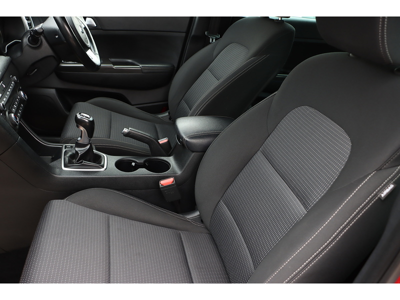 Kia 1.6 T-GDI 2 SUV 5DR PETROL AWD MANUAL HEATED SEATS SAT NAV DAB STEREO APPLE CARPLAY REAR CAMERA PARKING AIDS JUST 2 OWNERS 50000 MILES FSH 7 SERVICES 72-74 Mitcham Road