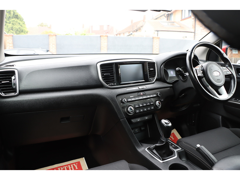 Kia 1.6 T-GDI 2 SUV 5DR PETROL AWD MANUAL HEATED SEATS SAT NAV DAB STEREO APPLE CARPLAY REAR CAMERA PARKING AIDS JUST 2 OWNERS 50000 MILES FSH 7 SERVICES 72-74 Mitcham Road