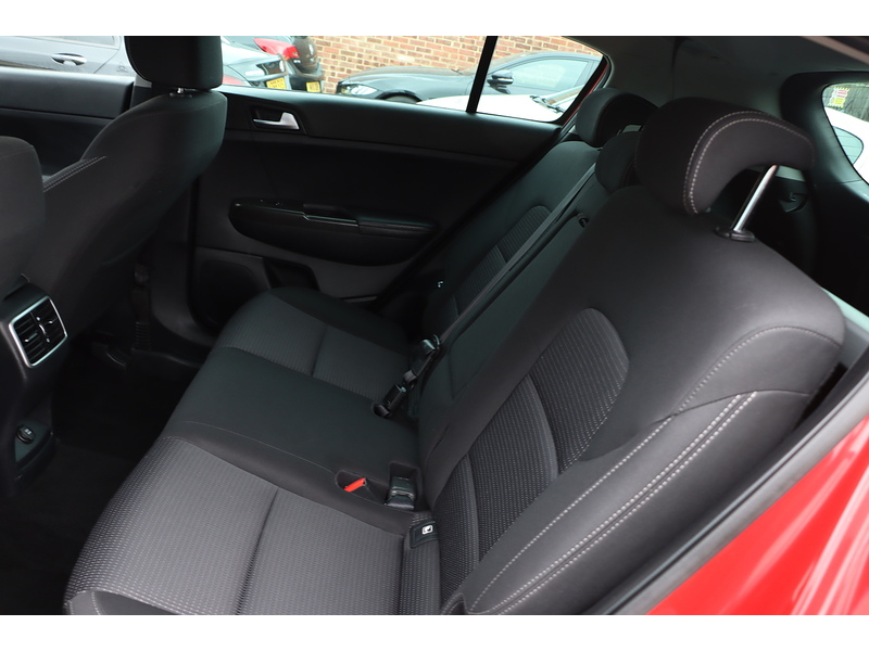 Kia 1.6 T-GDI 2 SUV 5DR PETROL AWD MANUAL HEATED SEATS SAT NAV DAB STEREO APPLE CARPLAY REAR CAMERA PARKING AIDS JUST 2 OWNERS 50000 MILES FSH 7 SERVICES 72-74 Mitcham Road