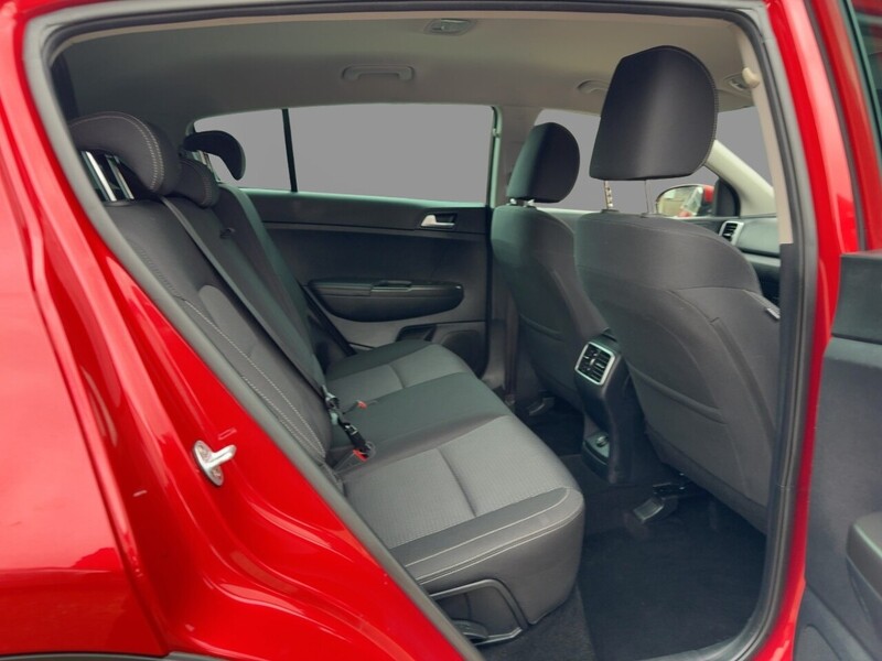 Kia 1.6 T-GDI 2 SUV 5DR PETROL AWD MANUAL HEATED SEATS SAT NAV DAB STEREO APPLE CARPLAY REAR CAMERA PARKING AIDS JUST 2 OWNERS 50000 MILES FSH 7 SERVICES 72-74 Mitcham Road