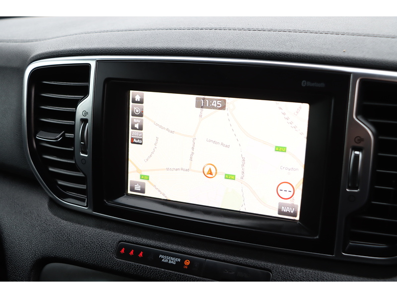 Kia 1.6 GDI 2 SUV 5DR PETROL MANUAL SATNAV BLUETOOTH DAB STEREO APPLE CARPLAY REAR CAMERA PARKING AIDS 2 OWNERS SAME OWNER FOR 6 YEARS ONLY 36000 MILES SH 72-74 Mitcham Road