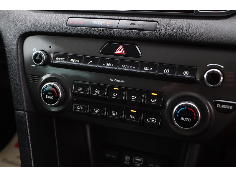 Kia 1.6 GDI 2 SUV 5DR PETROL MANUAL SATNAV BLUETOOTH DAB STEREO APPLE CARPLAY REAR CAMERA PARKING AIDS 2 OWNERS SAME OWNER FOR 6 YEARS ONLY 36000 MILES SH 72-74 Mitcham Road