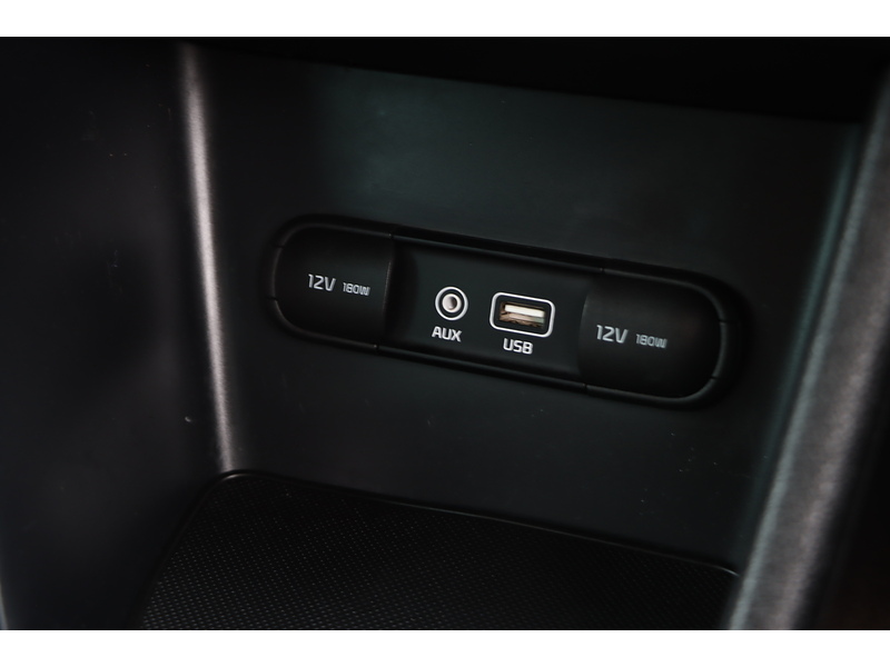 Kia 1.6 GDI 2 SUV 5DR PETROL MANUAL SATNAV BLUETOOTH DAB STEREO APPLE CARPLAY REAR CAMERA PARKING AIDS 2 OWNERS SAME OWNER FOR 6 YEARS ONLY 36000 MILES SH 72-74 Mitcham Road