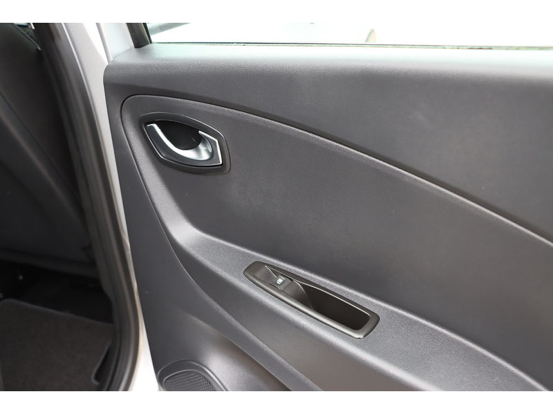 Renault 0.9 TCE ENERGY PLAY SUV 5DR PETROL MANUAL BLUETOOTH DAB RADIO USB INPUT 2 OWNERS SAME OWNER FOR 6 YEARS ONLY 28000 MILES FSH 7 SERVICES NO ULEZ CHARGE 72-74 Mitcham Road