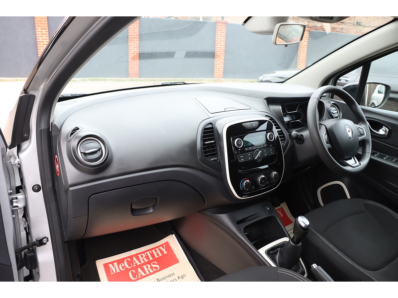 Renault 0.9 TCE ENERGY PLAY SUV 5DR PETROL MANUAL BLUETOOTH DAB RADIO USB INPUT 2 OWNERS SAME OWNER FOR 6 YEARS ONLY 28000 MILES FSH 7 SERVICES NO ULEZ CHARGE 72-74 Mitcham Road