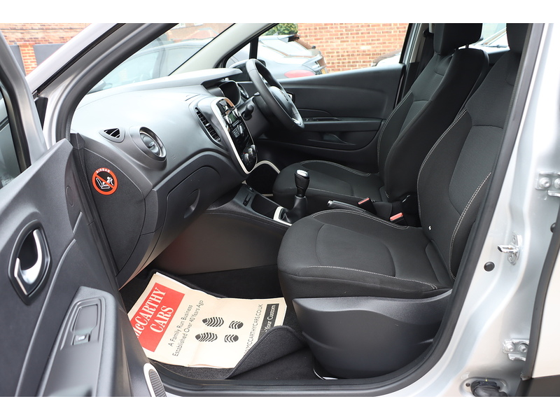 Renault 0.9 TCE ENERGY PLAY SUV 5DR PETROL MANUAL BLUETOOTH DAB RADIO USB INPUT 2 OWNERS SAME OWNER FOR 6 YEARS ONLY 28000 MILES FSH 7 SERVICES NO ULEZ CHARGE 72-74 Mitcham Road