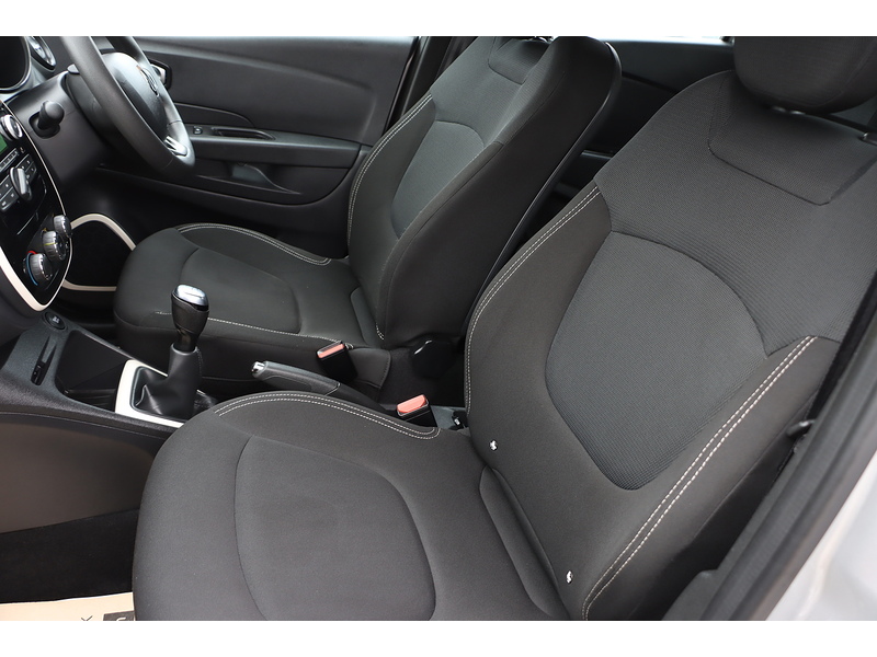 Renault 0.9 TCE ENERGY PLAY SUV 5DR PETROL MANUAL BLUETOOTH DAB RADIO USB INPUT 2 OWNERS SAME OWNER FOR 6 YEARS ONLY 28000 MILES FSH 7 SERVICES NO ULEZ CHARGE 72-74 Mitcham Road