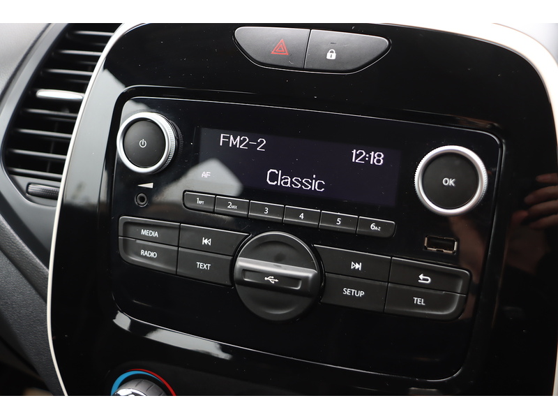 Renault 0.9 TCE ENERGY PLAY SUV 5DR PETROL MANUAL BLUETOOTH DAB RADIO USB INPUT 2 OWNERS SAME OWNER FOR 6 YEARS ONLY 28000 MILES FSH 7 SERVICES NO ULEZ CHARGE 72-74 Mitcham Road