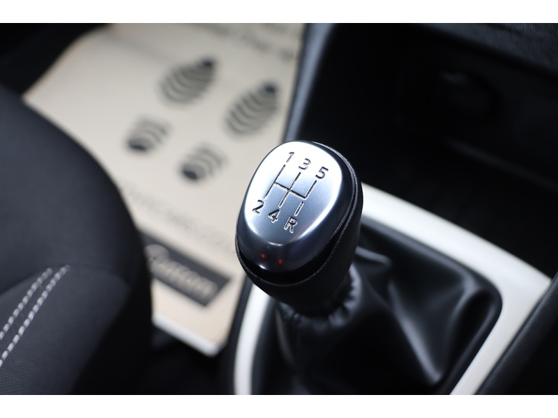 Renault 0.9 TCE ENERGY PLAY SUV 5DR PETROL MANUAL BLUETOOTH DAB RADIO USB INPUT 2 OWNERS SAME OWNER FOR 6 YEARS ONLY 28000 MILES FSH 7 SERVICES NO ULEZ CHARGE 72-74 Mitcham Road