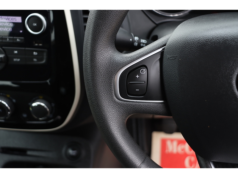 Renault 0.9 TCE ENERGY PLAY SUV 5DR PETROL MANUAL BLUETOOTH DAB RADIO USB INPUT 2 OWNERS SAME OWNER FOR 6 YEARS ONLY 28000 MILES FSH 7 SERVICES NO ULEZ CHARGE 72-74 Mitcham Road