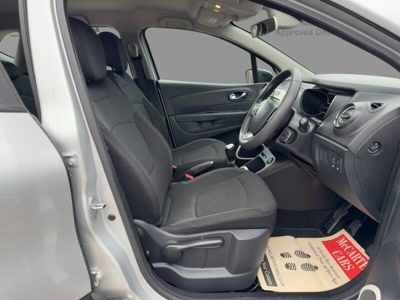 Renault 0.9 TCE ENERGY PLAY SUV 5DR PETROL MANUAL BLUETOOTH DAB RADIO USB INPUT 2 OWNERS SAME OWNER FOR 6 YEARS ONLY 28000 MILES FSH 7 SERVICES NO ULEZ CHARGE 72-74 Mitcham Road