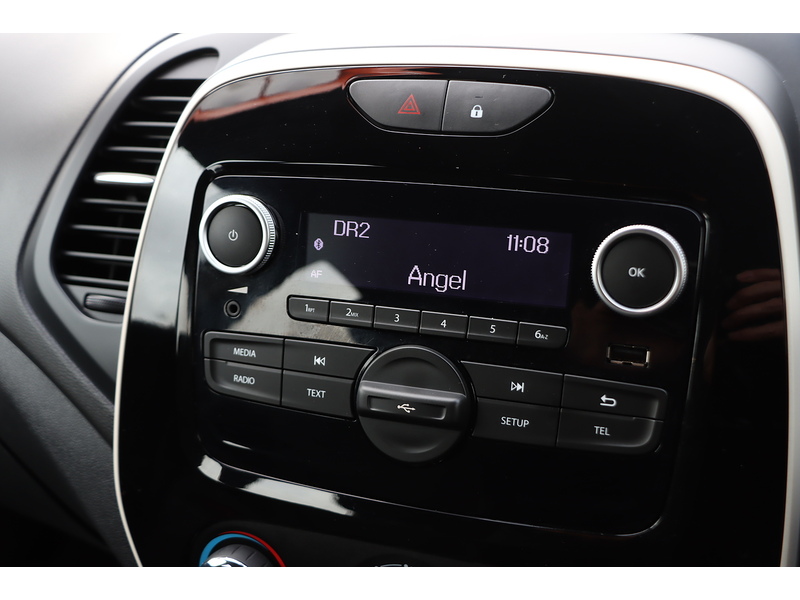 Renault 0.9 TCE ENERGY PLAY SUV 5DR PETROL MANUAL BLUETOOTH DAB RADIO USB INPUT 2 OWNERS SAME OWNER FOR 6 YEARS ONLY 28000 MILES FSH 7 SERVICES NO ULEZ CHARGE 72-74 Mitcham Road