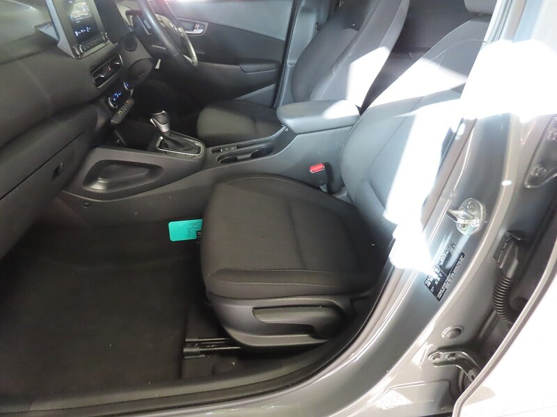 Hyundai 1.6 h-GDi SE Connect SUV 5dr Petrol Hybrid DCT Euro 6 (s/s) (141 ps) 72-74 Mitcham Road