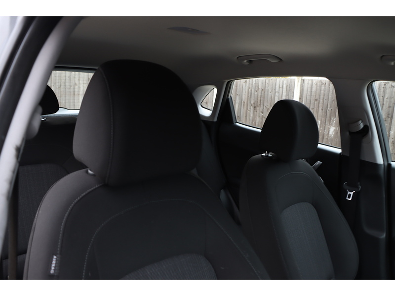 Hyundai 1.6 H-GDI SE CONNECT SUV 5DR PETROL HYBRID DCT AUTO SAT NAV BLUETOOTH DAB STEREO APPLE CARPLAY REAR CAM PARKING AIDS JUST 1 OWNER ONLY 27000 MILES FSH 72-74 Mitcham Road