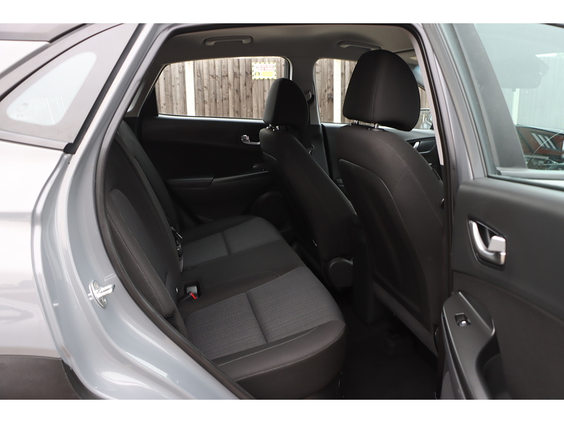 Hyundai 1.6 H-GDI SE CONNECT SUV 5DR PETROL HYBRID DCT AUTO SAT NAV BLUETOOTH DAB STEREO APPLE CARPLAY REAR CAM PARKING AIDS JUST 1 OWNER ONLY 27000 MILES FSH 72-74 Mitcham Road