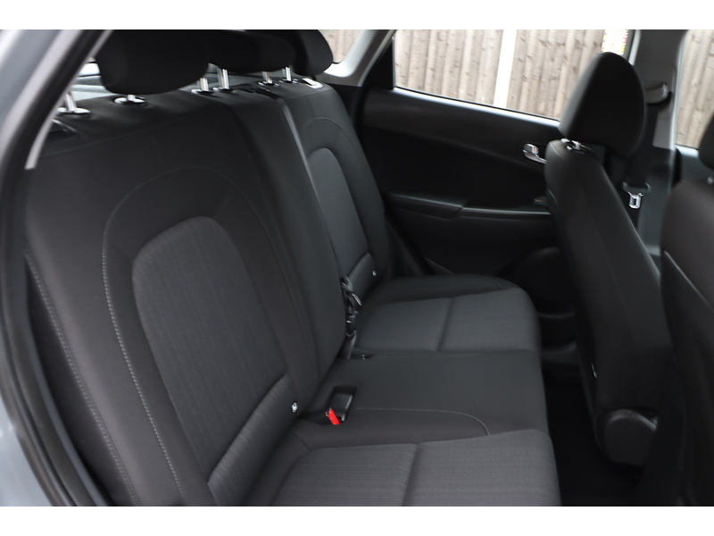 Hyundai 1.6 H-GDI SE CONNECT SUV 5DR PETROL HYBRID DCT AUTO SAT NAV BLUETOOTH DAB STEREO APPLE CARPLAY REAR CAM PARKING AIDS JUST 1 OWNER ONLY 27000 MILES FSH 72-74 Mitcham Road