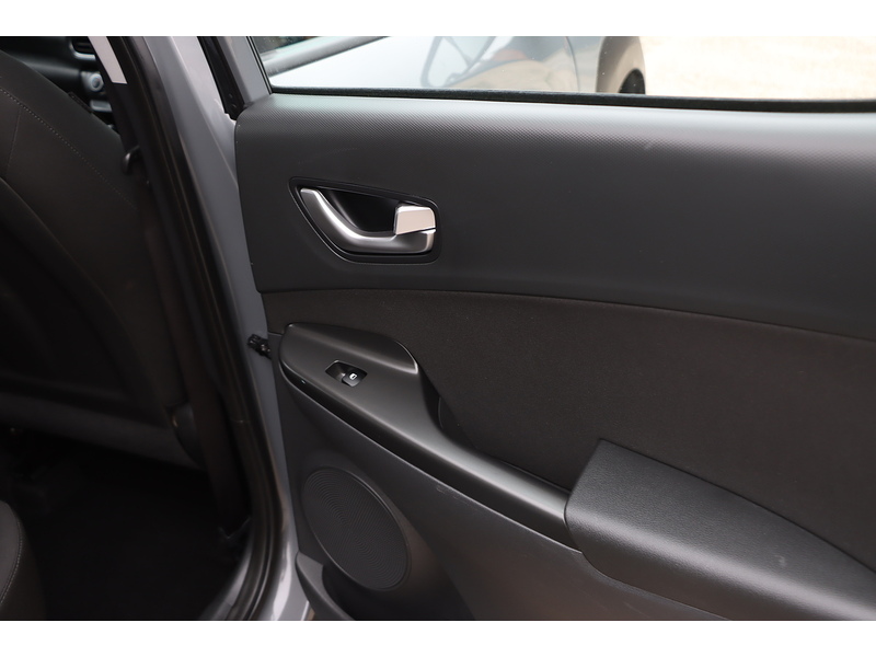 Hyundai 1.6 H-GDI SE CONNECT SUV 5DR PETROL HYBRID DCT AUTO SAT NAV BLUETOOTH DAB STEREO APPLE CARPLAY REAR CAM PARKING AIDS JUST 1 OWNER ONLY 27000 MILES FSH 72-74 Mitcham Road