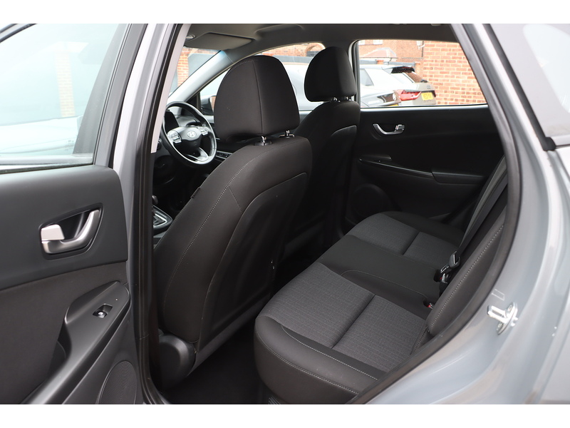 Hyundai 1.6 H-GDI SE CONNECT SUV 5DR PETROL HYBRID DCT AUTO SAT NAV BLUETOOTH DAB STEREO APPLE CARPLAY REAR CAM PARKING AIDS JUST 1 OWNER ONLY 27000 MILES FSH 72-74 Mitcham Road