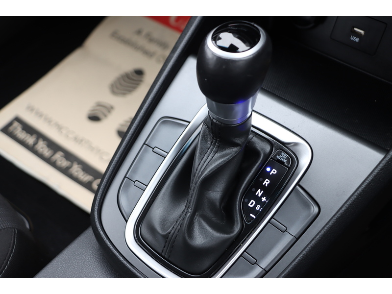 Hyundai 1.6 H-GDI SE CONNECT SUV 5DR PETROL HYBRID DCT AUTO SAT NAV BLUETOOTH DAB STEREO APPLE CARPLAY REAR CAM PARKING AIDS JUST 1 OWNER ONLY 27000 MILES FSH 72-74 Mitcham Road