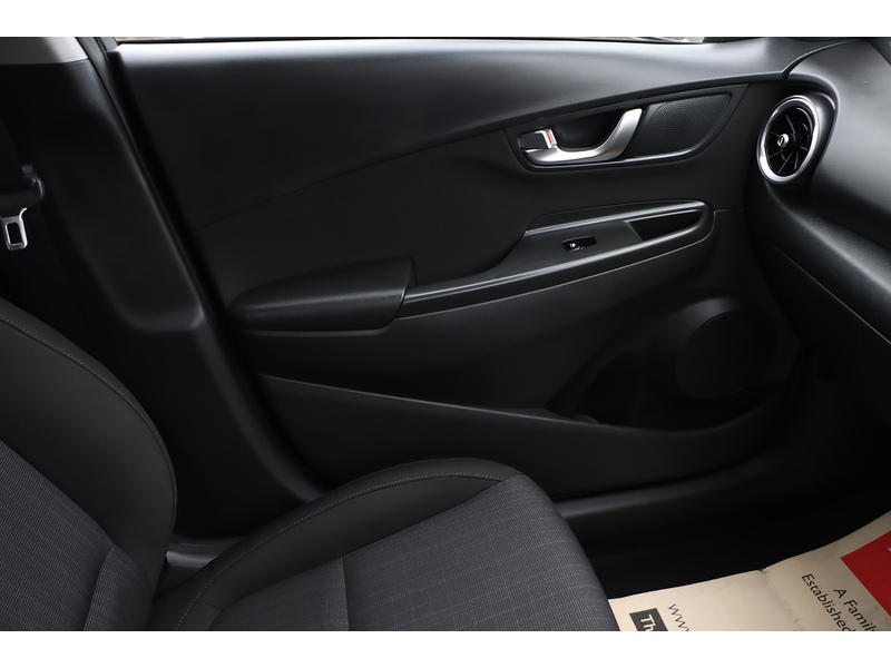 Hyundai 1.6 H-GDI SE CONNECT SUV 5DR PETROL HYBRID DCT AUTO SAT NAV BLUETOOTH DAB STEREO APPLE CARPLAY REAR CAM PARKING AIDS JUST 1 OWNER ONLY 27000 MILES FSH 72-74 Mitcham Road